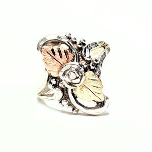 WM Co Sterling Silver Ring with Mixed Metal Leaves